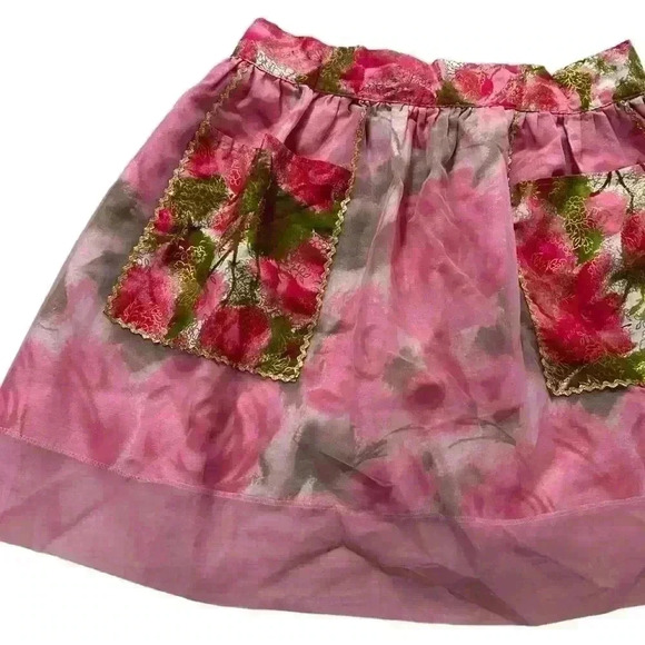 Hot Pink Rose Floral Mesh Vintage 70’s Apron - Picture 3 of 4